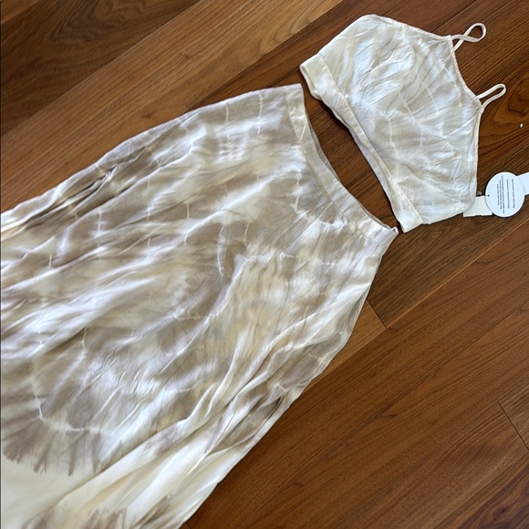 Aakaa Cream Tie-Dye Skirt Set - Picture 7 of 14